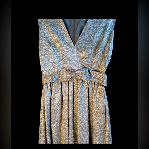 Designer evening gown, size 4, gold/silver/ivory. Old Hollywood/MCM glamor. EUC - Picture 3 of 11